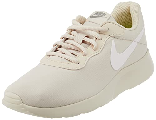 Nike Damen Tanjun Refine Sneaker, SANDDRIFT/Light Soft PINK-Volt-White, 39 EU